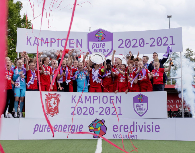 Header FCTwente Vrouwen Landskampioen2